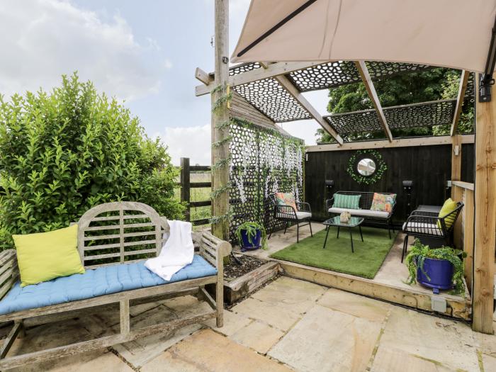 2 Dewars Farm Cottages Middleton Stoney, Oxfordshire. Smart TV. Hot tub. Pet-friendly. Close to shop