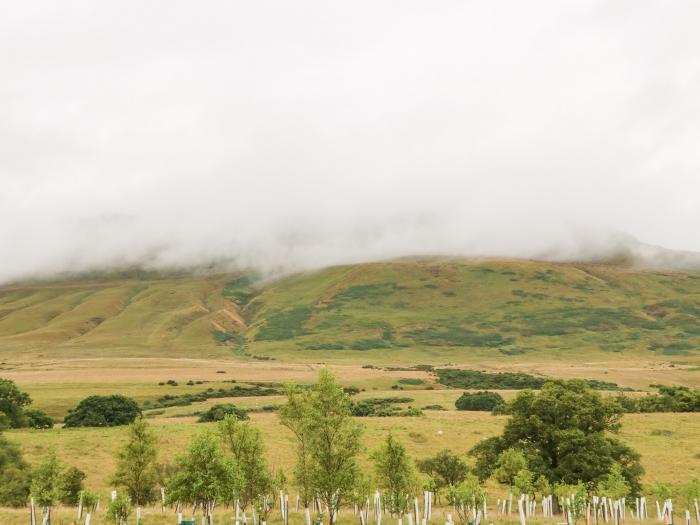 Whinstone, near Appleby-In-Westmorland, Cumbria. In an AONB. Off-road parking. Reverse-level. Patio.