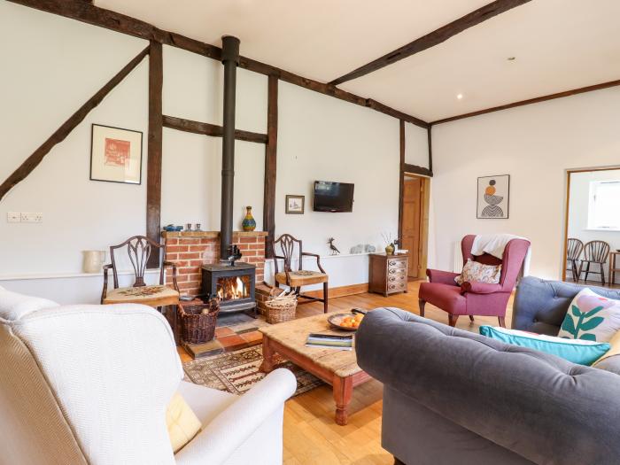 Ivy House Barn, Stradbroke, TV, romantic dwelling, woodburning stove, patio garden, off-road parking