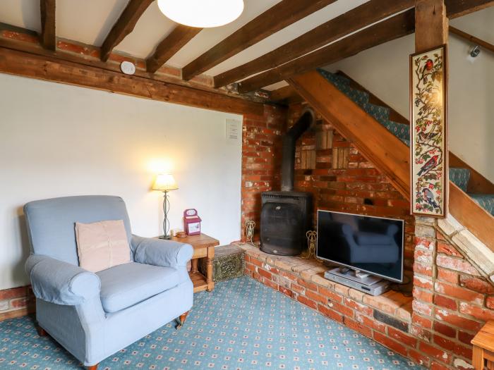 1 Forge Cottages, Friston near Snape, Suffolk. Pet-friendly. Close to a pub. Close to a beach. Rural