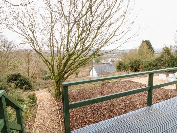 Dyffryn Lodge, Drefach, Carmarthenshire, romantic, rural views, woodburning stove, studio-style,1bed