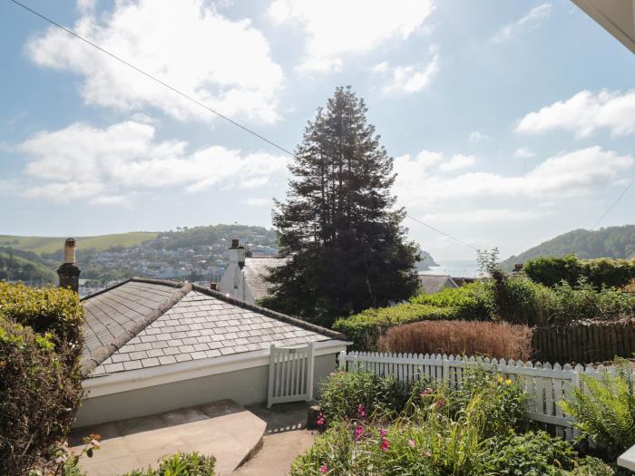 44 Above Town Dartmouth, Devon. Smart TV. Parking available. Enclosed garden. River view. Near beach