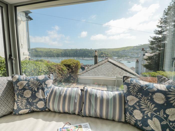 44 Above Town Dartmouth, Devon. Smart TV. Parking available. Enclosed garden. River view. Near beach