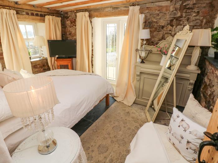 Rustic Period Country Farmhouse, Llansteffan