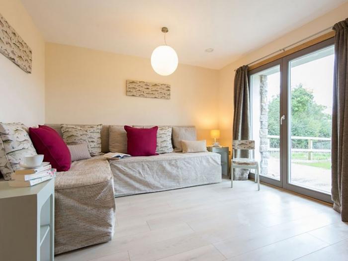 Ty Arwen, Dulas, Anglesey, family and pet-friendly, close to amenities, Near a beach, contemporary,