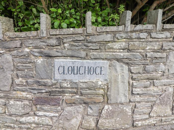 Cloughoge House, Kilrush, County Clare. Close to amenities. Near beach. Sea views. En-suite bedrooms