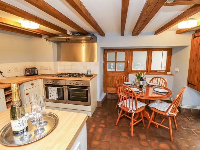 Riverdance Cottage, Lyme Regis, Dorset, Jurassic Coast. Close to amenities. Serene location. 2 beds.