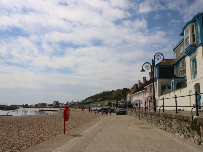 Riverdance Cottage, Lyme Regis, Dorset, Jurassic Coast. Close to amenities. Serene location. 2 beds.