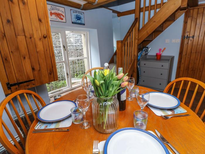 Riverdance Cottage, Lyme Regis, Dorset, Jurassic Coast. Close to amenities. Serene location. 2 beds.