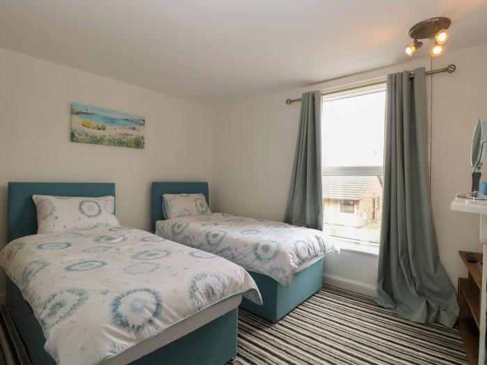 Sole Bay Cottage, Lowestoft, Suffolk. Beach near. Two bedrooms. Pet-friendly. Enclosed garden. WiFi.