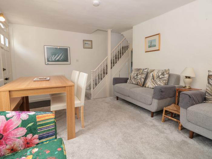 Dart Cottage in Dittisham in Devon. Two bedroom cottage with riverside views and near shops & pubs