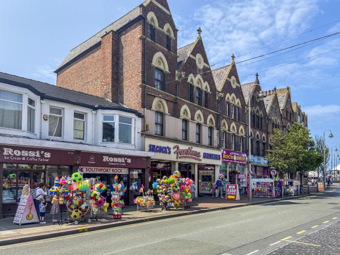 Marine House, Southport, Merseyside. Close to amenities and a beach. Off-road parking. Dog-friendly.