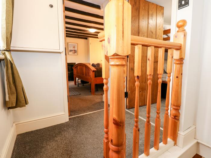 Butterfly Cottage, Maltby le Marsh, Mablethorpe, Lincolnshire. Parking. Pets. Woodburner. TV. 2 beds