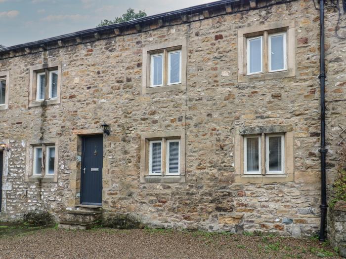 Fuschia Cottage in Easby, Richmond, North Yorkshire. Off-road parking. Woodburning stove. Open plan.