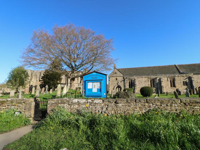 Fuschia Cottage in Easby, Richmond, North Yorkshire. Off-road parking. Woodburning stove. Open plan.