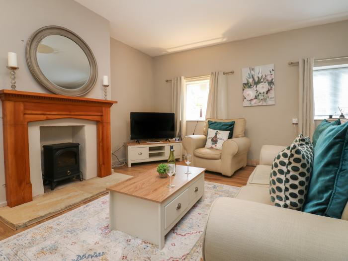 Fuschia Cottage in Easby, Richmond, North Yorkshire. Off-road parking. Woodburning stove. Open plan.