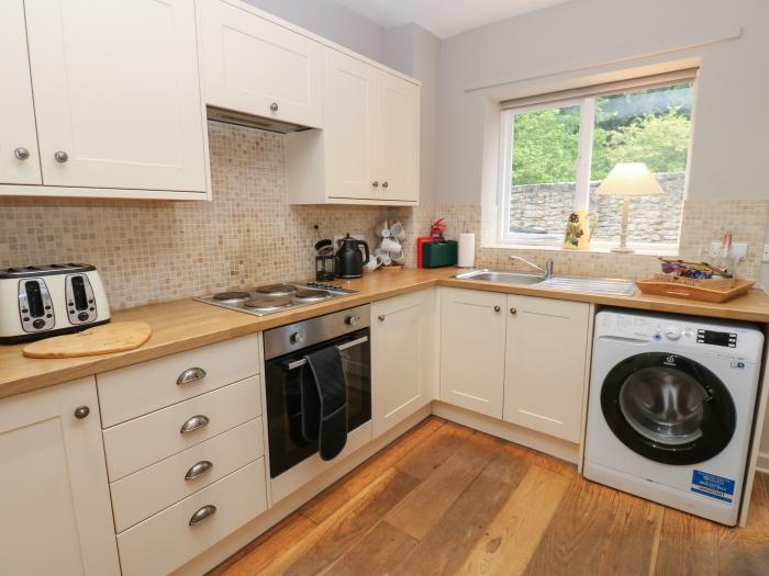 Fuschia Cottage in Easby, Richmond, North Yorkshire. Off-road parking. Woodburning stove. Open plan.