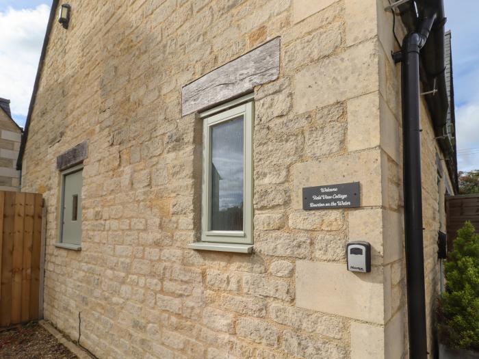 Field View Cottage, Bourton-On-The-Water, Gloucestershire, Cotswolds AONB, enclosed garden, parking.