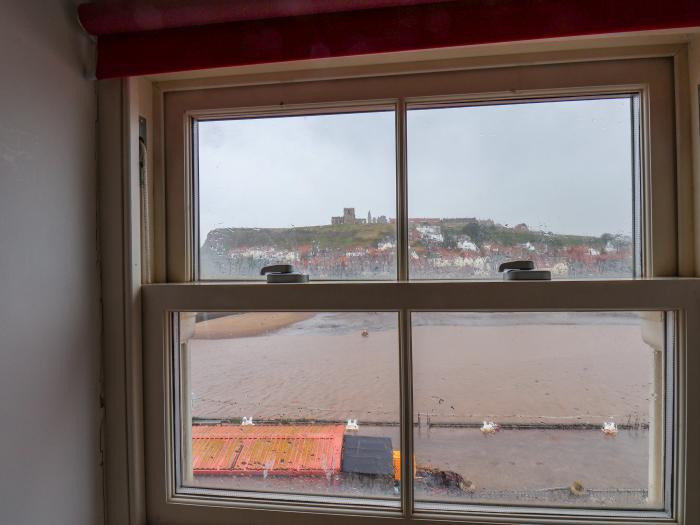 Madelines View, Whitby, North Yorkshire. Traditional. Harbour views. Beach nearby. Open-plan living.