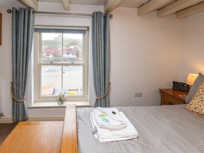 Madelines View, Whitby, North Yorkshire. Traditional. Harbour views. Beach nearby. Open-plan living.