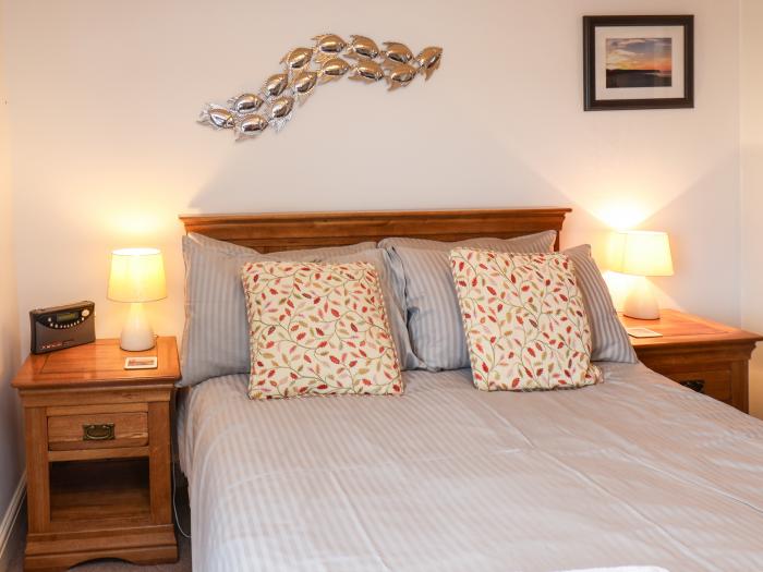 Madelines View, Whitby, North Yorkshire. Traditional. Harbour views. Beach nearby. Open-plan living.