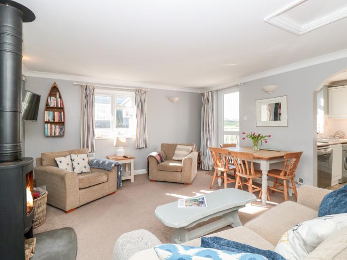 3 West Park Mews, Hope Cove, Devon, balcony, close to the beach and amenities, reverse-level, pets,