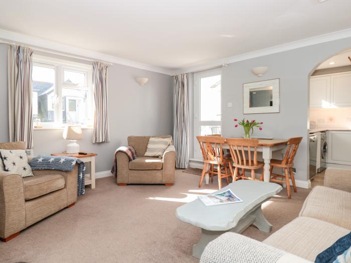 3 West Park Mews, Hope Cove, Devon, balcony, close to the beach and amenities, reverse-level, pets,