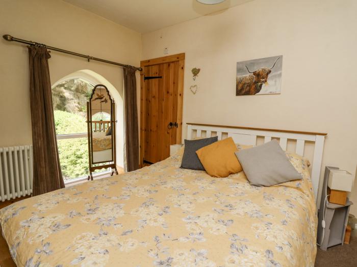 St. Marks School House, Rhayader, Mid Wales, Powys, Romantic, Countryside views. Open-plan, En-suite