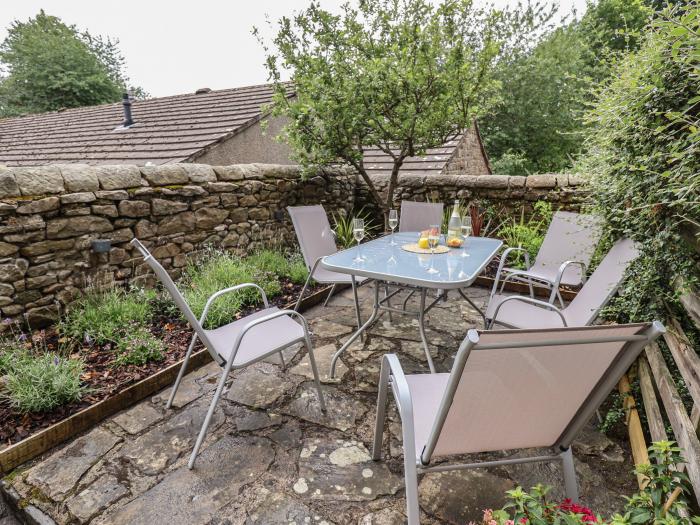 Ribble Cottage is in Settle, North Yorkshire. Near a National Park. Close to shop and pub. 3bedrooms