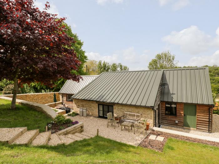 The Cow Shed, Frampton Mansell, Gloucestershire. Rural location. Ideal for two. Pet-friendly. 1-bed.