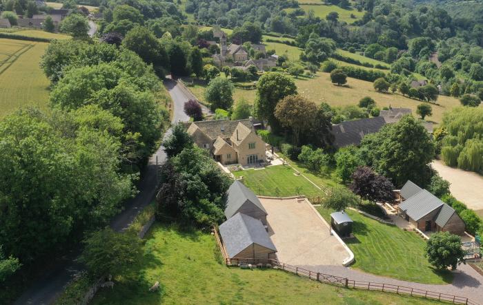 The Cow Shed, Frampton Mansell, Gloucestershire. Rural location. Ideal for two. Pet-friendly. 1-bed.