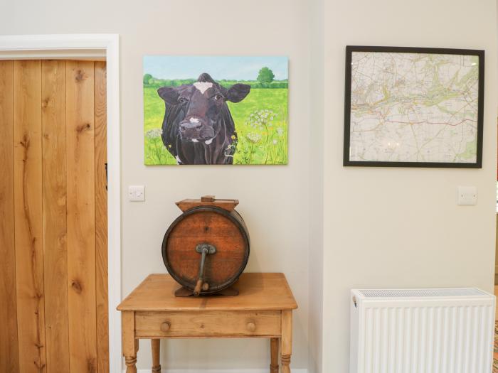 The Cow Shed, Frampton Mansell, Gloucestershire. Rural location. Ideal for two. Pet-friendly. 1-bed.