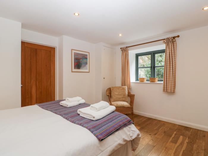 Owl Barn, Leominster, Smart TV, Woodburning stove, Hot Tub, Family Rooms, En-suite Bathrooms, Garden