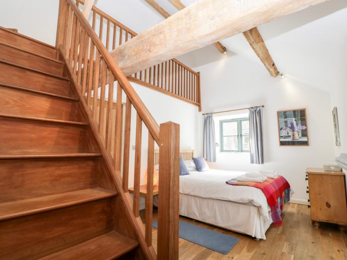 Owl Barn, Leominster, Smart TV, Woodburning stove, Hot Tub, Family Rooms, En-suite Bathrooms, Garden