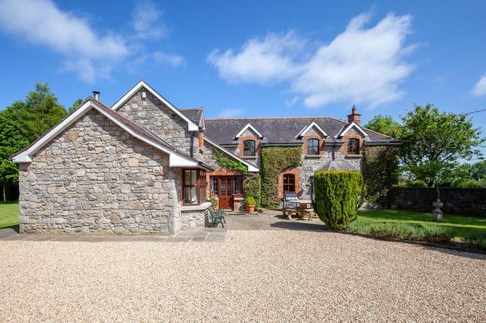 Ballymagillen House, Whitesland, Dunboyne, County Meath. Off-road parking. Close to amenities. 4bed.