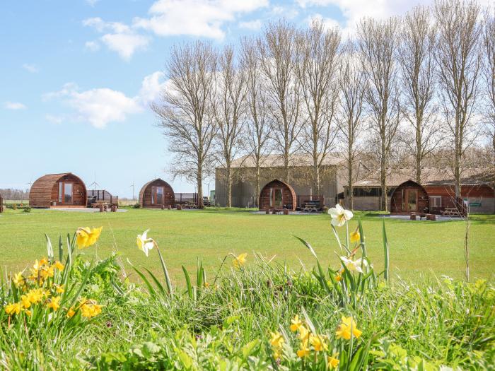 Mischief near Bridlington, Yorkshire, studio-style, romantic, countryside views barbecue sleeps four