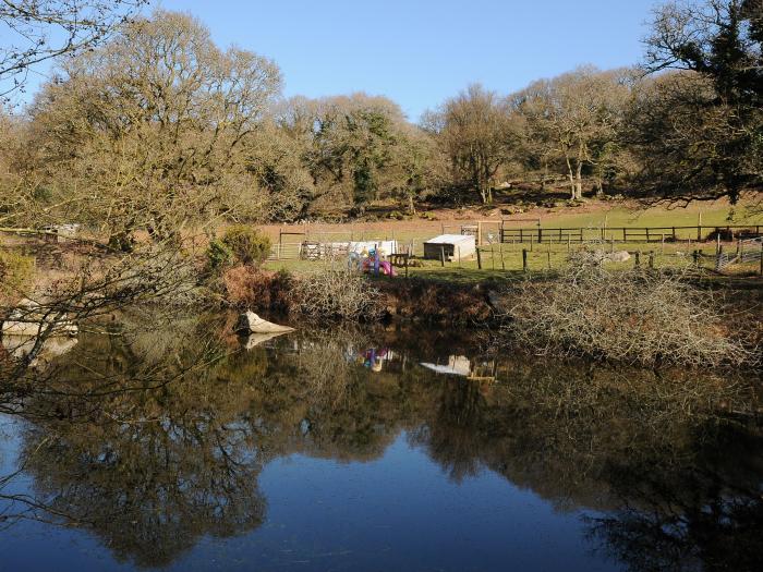 Trebah in St Breward, Cornwall, open-plan, ground-floor bedrooms, barbecue, off-road parking, 2 bed.