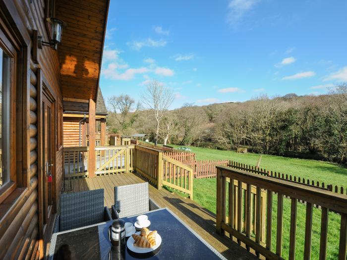 Trevano, St Breward, Cornwall, dog-friendly, family-friendly, open-plan, woodburning stove, parking.