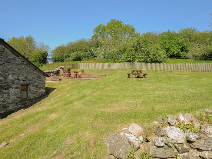 Mill House, in Lostwithiel near Pelynt, Cornwall, off-road parking, pet-friendly, on a working farm.