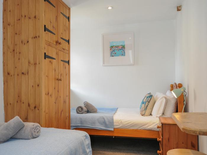 Mill House, in Lostwithiel near Pelynt, Cornwall, off-road parking, pet-friendly, on a working farm.