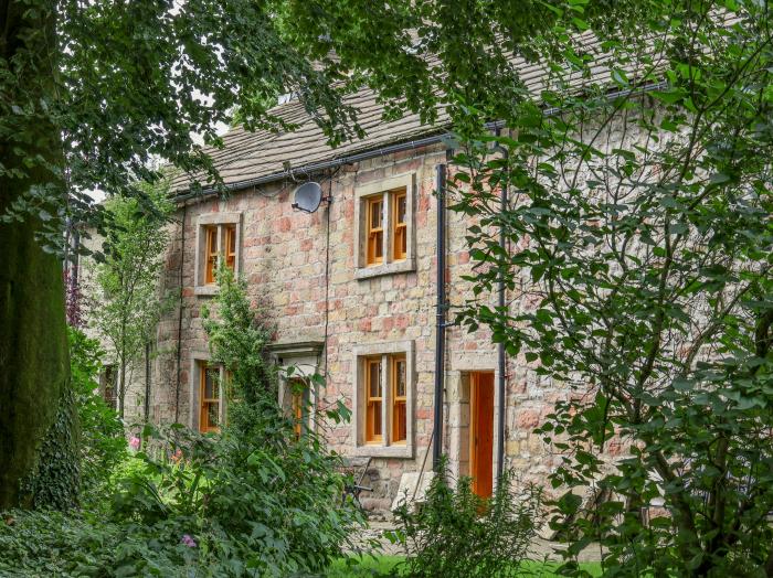 Bay Horse Farm, Skipton, North Yorkshire. Five bedrooms. Semi-detached farmhouse & walking location.