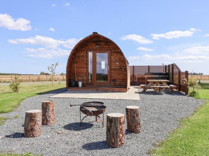 Bevy near Bridlington, Yorkshire, studio-style layout countryside views, barbecue, romantic, parking