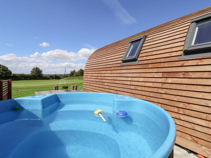 Bevy near Bridlington, Yorkshire, studio-style layout countryside views, barbecue, romantic, parking