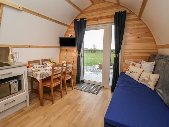 Husk, Bridlington in Yorkshire, romantic, countryside views, studio-style layout, parking, barbecue.