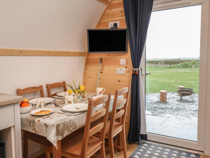 Husk, Bridlington in Yorkshire, romantic, countryside views, studio-style layout, parking, barbecue.