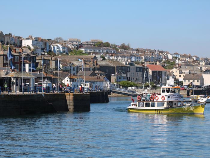 Sandyfeet in Roskear Croft near Camborne, Cornwall sleeping two in one bedroom - two pets, Smart TV.