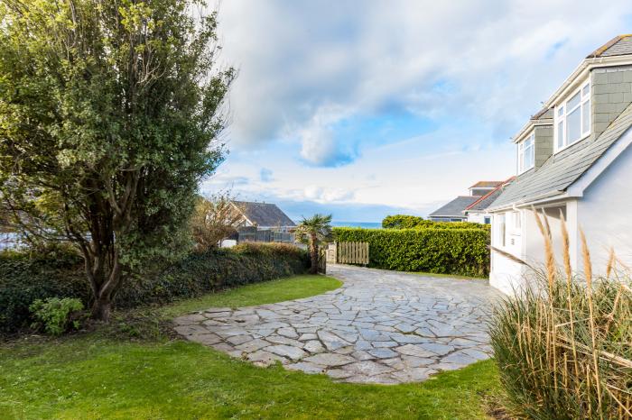 Dolphin's Barn, Trevone in Cornwall, family-friendly, sea views, large, close to beach and amenities