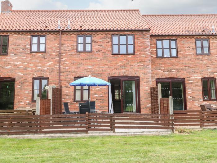 10 Ruston Reaches, East Ruston near Stalham, Norfolk. Smart TV. Countryside views. Wildlife on-site.