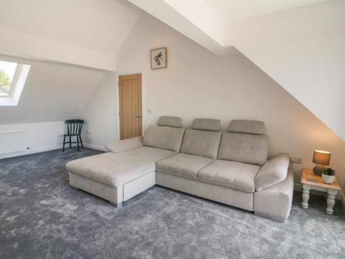 Fron Y Felin, Ingleton, Yorkshire Dales. Open-plan. Enclosed garden. Off-road parking for four cars.