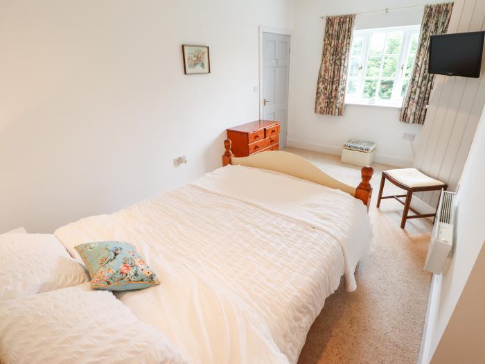 Pat's Cottage near Market Rasen, Lincolnshire. Delightful, one-bedroom annexe, ideal for couple